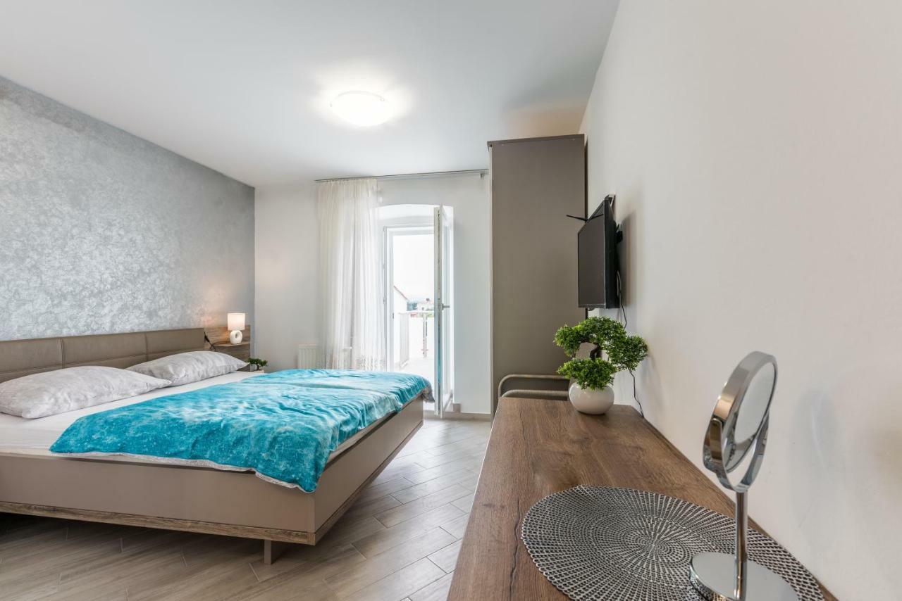 Apartments Vila Dk Malinska Exterior foto